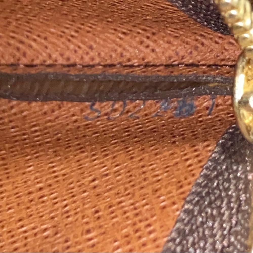 Authentic Louis Vuitton Key Pouch LV Monogram - Picture 9 of 10